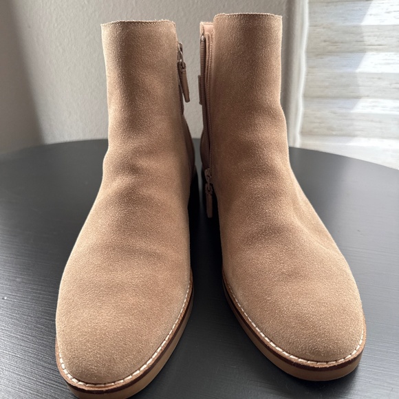 Tan suede booties - Picture 1 of 5